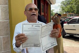 Ciudadano denuncia presunta alteración fraudulenta de su identidad y anuncia acciones legales