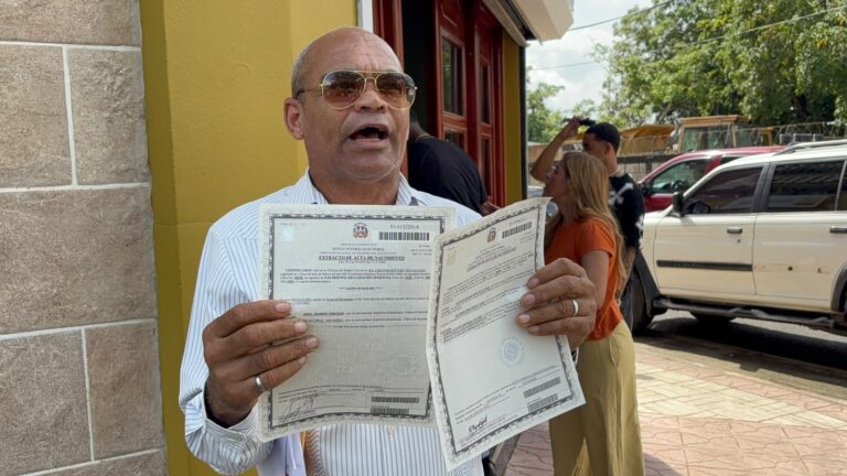 Ciudadano denuncia presunta alteración fraudulenta de su identidad y anuncia acciones legales