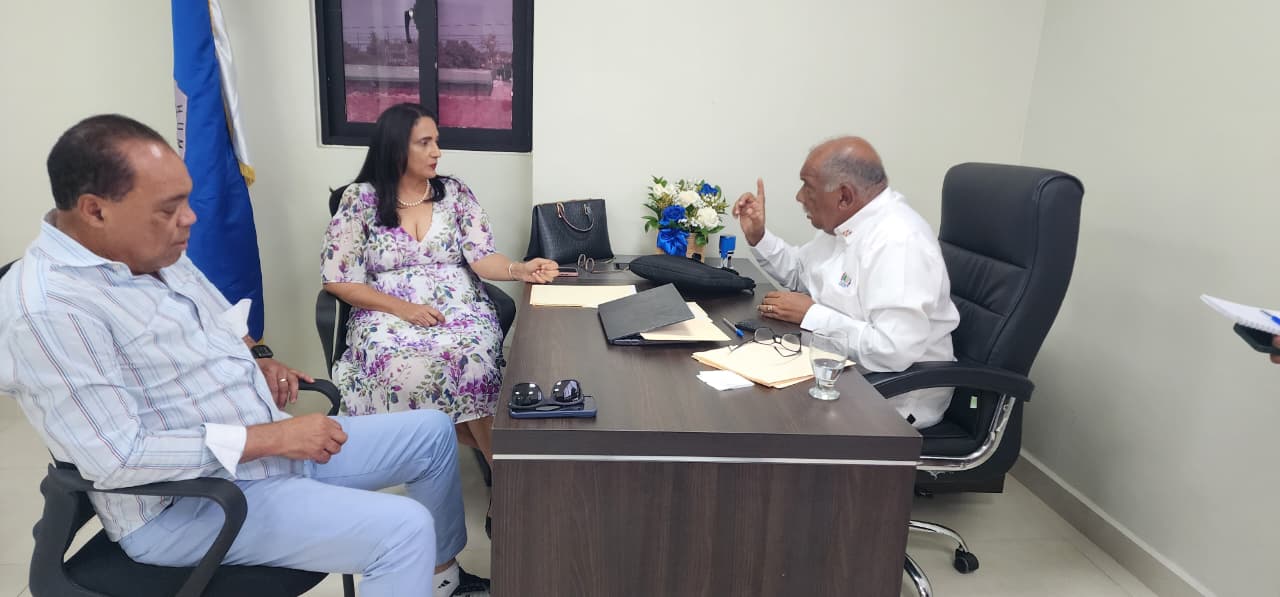 Senadora Lía Díaz llama a respaldar nueva gestión del Centro UASD-Azua