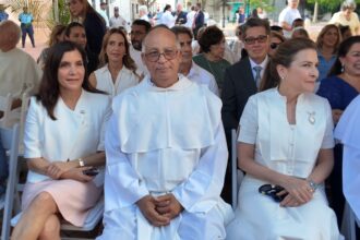 Santo Domingo conmemora 528 años de fundación con escultura de Santo Domingo de Guzmán