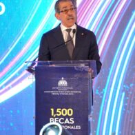 Rector Asjana David destaca alianza entre la UASD y el Estado durante entrega de 6,500 Becas de Excelencia sin Barreras