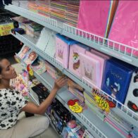 Padres ya han empezado a comprar útiles escolares, pero denuncian altos precios