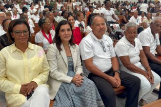 Embajadora de EEUU visita el Santuario Nacional Santo Cristo de los Milagros en Bayaguana