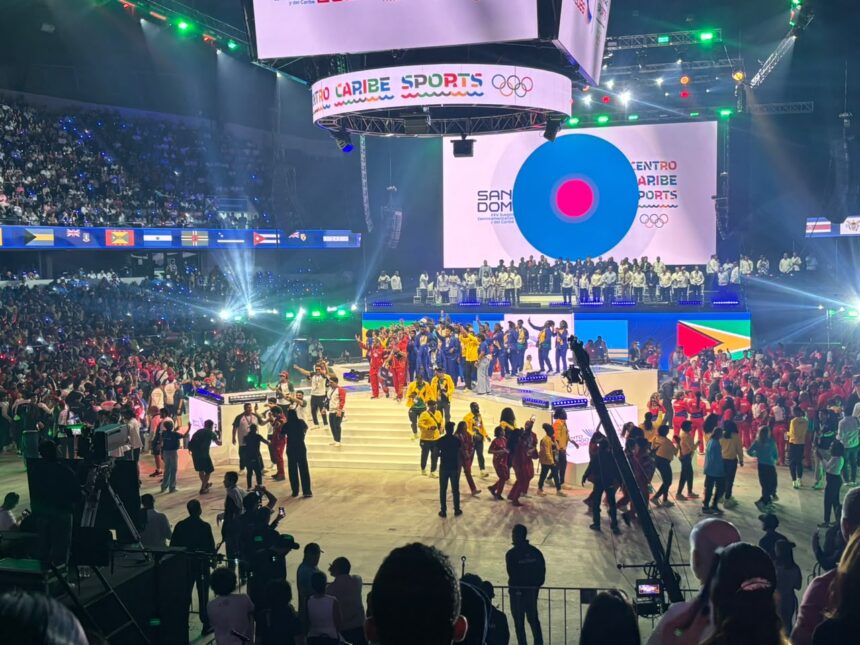 Acto de clausura de los Juegos Centroamericanos y del Caribe inicia con desfile de atletas
