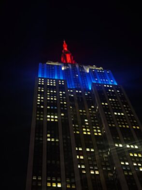 Empire State Building se ilumina con los colores dominicanos con participación de Santiago Matías