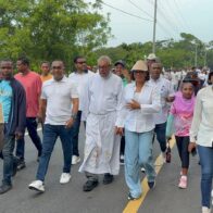 Cientos de feligreses parten desde Bayaguana hacia Higüey en tradicional peregrinación