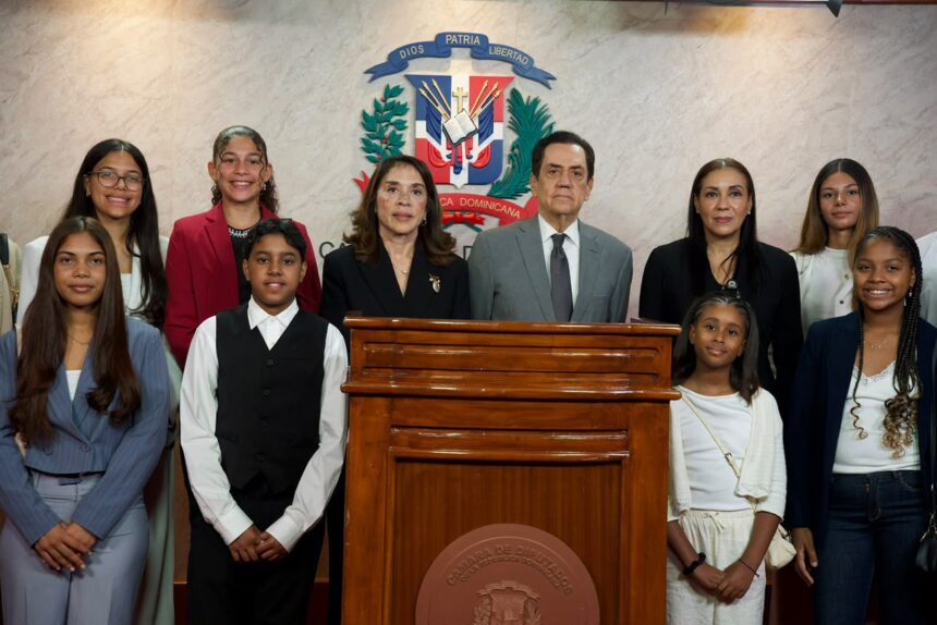 Estudiantes meritorios de la diáspora dominicana en España recorren el país para reencontrarse con sus raíces