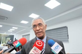 Vicealmirante Eurípides Uribe Peguero presenta “Los Coroneles”, un recorrido por militares que defendieron la institucionalidad democrática
