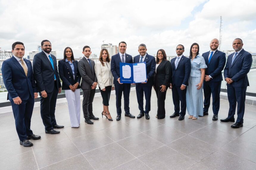 160 jóvenes se gradúan en programa de CAPEX que apuesta a la tecnología, innovación y emprendimiento