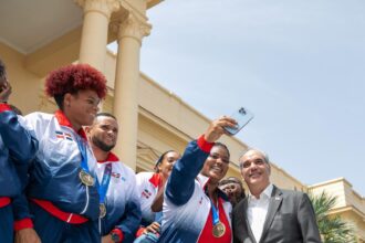 Abinader anuncia incentivos y PARNI para medallistas de Santo Domingo 2026