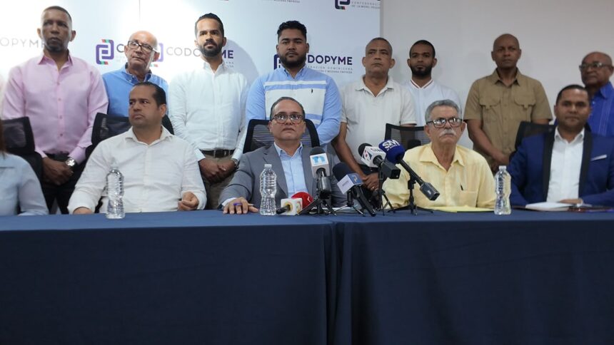 Adolcaza respalda evaluación de INABIE; aseguran fabricantes pueden cumplir con calzado escolar