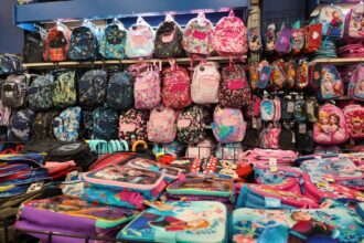 Comerciantes esperan repunte en ventas de útiles escolares durante este fin de semana