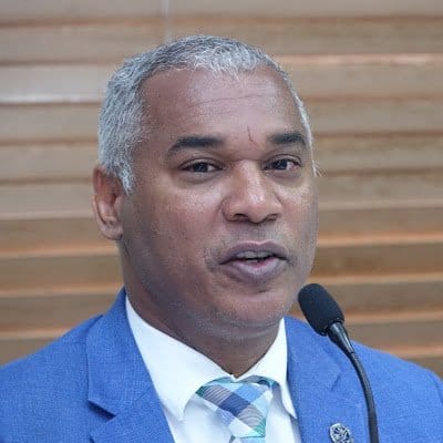 Gerardo Roa expresa condolencias por fallecimiento del escritor y periodista Luis Martín Gómez