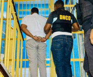 Capturan a un hombre con 11 paquetes de presunta marihuana en el Distrito Nacional