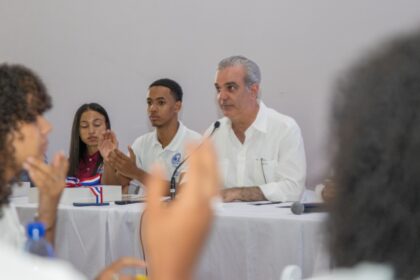 Abinader entrega 436 becas del ITLA para impulsar la educación tecnológica en Pedro Brand