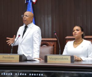 Alfredo Pacheco inicia su décimo mandato como presidente de la Cámara Baja