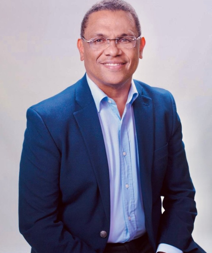 Presidente designa a Mérido Torres como director ejecutivo del Departamento Aeroportuario