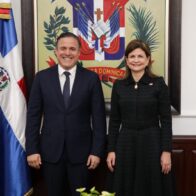 Raquel Peña juramenta a Jean Luis Rodríguez como nuevo ministro de Vivienda