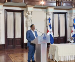 Pimentel dice habrá un “antes y después” en compras públicas con lanzamiento de Eficompras