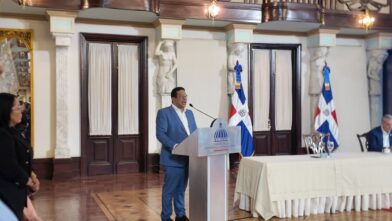 Pimentel dice habrá un “antes y después” en compras públicas con lanzamiento de Eficompras