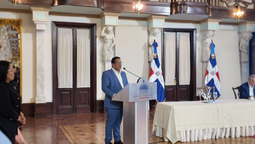 Pimentel dice habrá un “antes y después” en compras públicas con lanzamiento de Eficompras