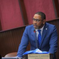 Diputado reconoce a atletas de Monte Plata y pide remozar instalaciones deportivas
