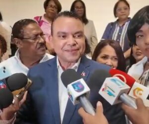 SNS afirma que se ha nombrado más de 7,000 médicos y 6,000 enfermeras