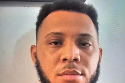 Tolentino publica primera foto de “Macho” tras ser apresado en Jamaica por muerte de recolector de basura en Santiago