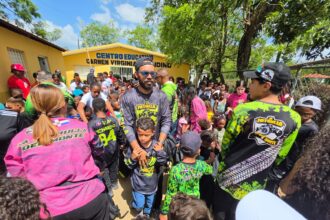 Patrulla del Monte entrega más de 1,500 mochilas y útiles escolares