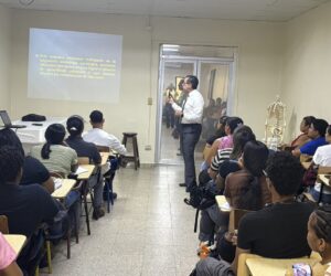 Rector Jorge Asjana David reafirma su compromiso con la docencia universitaria