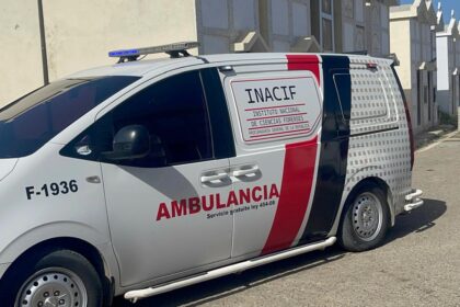Matan a hombre de un batazo y un machetazo tras intentar defender a una mujer en Santiago