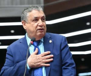 Gustavo Sánchez interpreta despedida de Cruz Cruz como denuncia de “peajes” en la Policía
