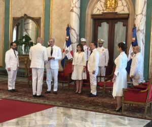 Abinader recibe cartas credenciales de nueve nuevos embajadores acreditados en República Dominicana