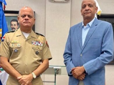 Director del COE visita el Ministerio de Defensa para fortalecer coordinación ante emergencias
