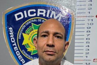Apresan a hombre con 125 formularios y recetas presuntamente falsos dentro de centro oncológico en Santiago