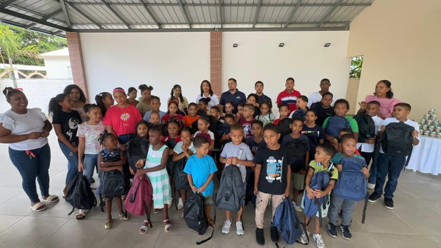 Grupo Empresarial Miguel Moreta continúa labor social con entrega de mochilas y útiles escolares en Bonao