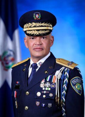 El director general de la Policía Nacional, mayor general Ernesto R. Rodríguez García, dispuso este jueves una serie de cambios y nuevas designaciones