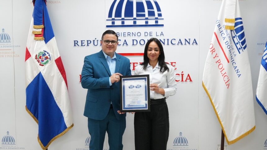 INDOCAL entrega a Interior y Policía recertificación ISO de Calidad y actualización Antisoborno