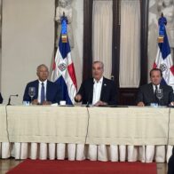 Abinader entrega al Estado primeros títulos de parques nacionales y anuncia comisión para proteger terrenos