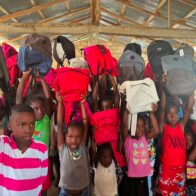 Faith Impact Foundation lleva útiles escolares y medicamentos a unos 800 niños en República Dominicana y Haití