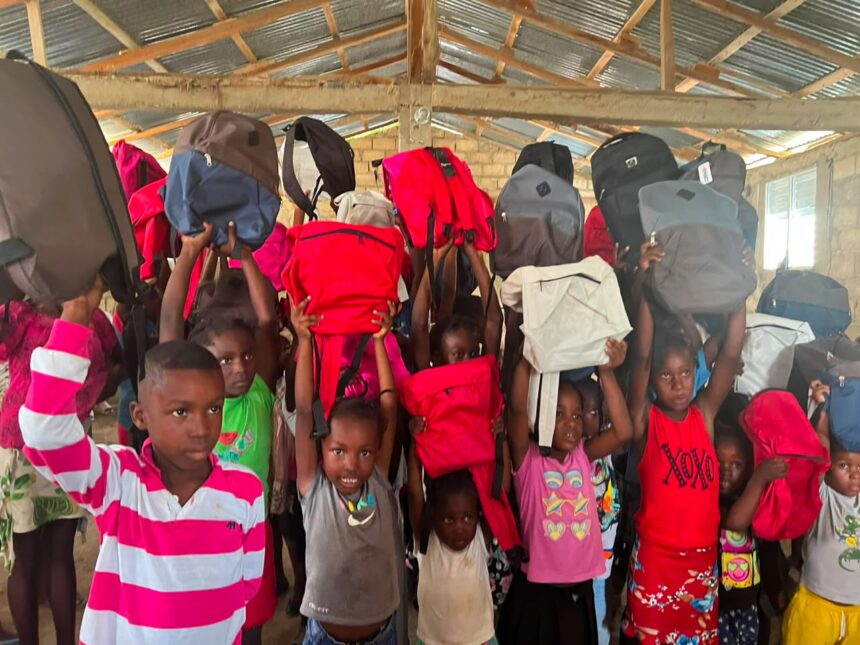 Faith Impact Foundation lleva útiles escolares y medicamentos a unos 800 niños en República Dominicana y Haití