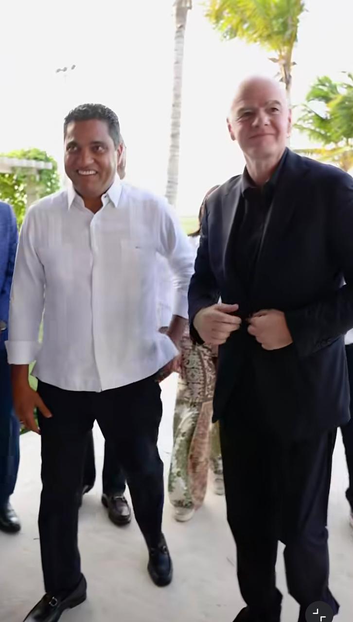 Gianni Infantino a Luis Abinader a su llegada a RD: “Tienes un dominicano como presidente de la FIFA”