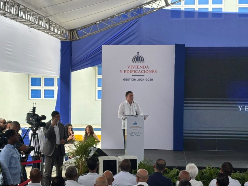 Ministro de Vivienda destaca inversión de RD$358 millones para fortalecer formación de la PN