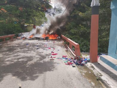 Protestan en Peralta por prolongados apagones y reclaman solución al servicio eléctrico