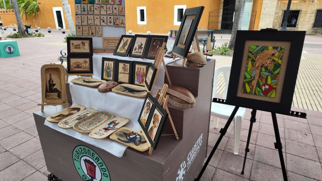 Artesanas reivindican el valor de lo hecho a mano y la identidad dominicana en feria de la Zona Colonial