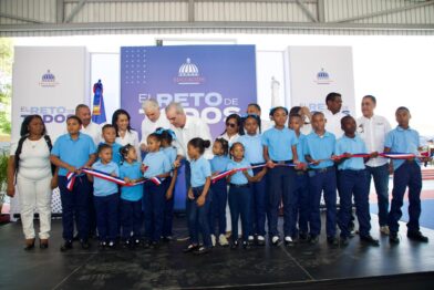 Abinader llama a estudiantes y docentes a iniciar el lunes el año escolar 2026 desde Jimaní