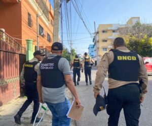 DNCD y Ministerio Público realizan allanamientos en Santo Domingo y ocupan presuntas drogas