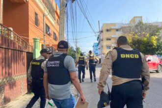 DNCD y Ministerio Público realizan allanamientos en Santo Domingo y ocupan presuntas drogas