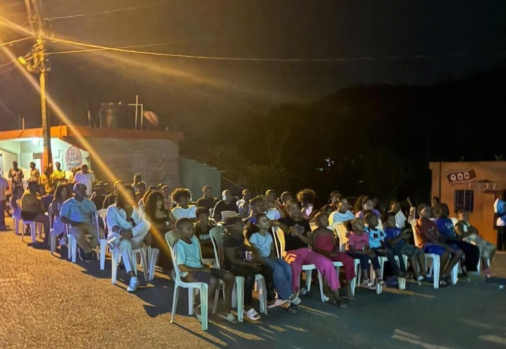 Cine bajo las estrellas en Samaná: Víctor Dumé anuncia continuidad del proyecto