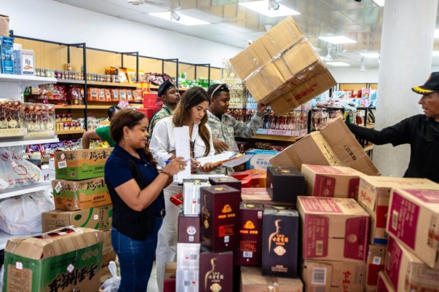 Incautan mercancías ilícitas valoradas en RD$19.4 millones en Villa Consuelo